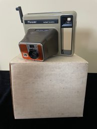 Vintage Kodak Kodamatic Pleaser Instant Camera