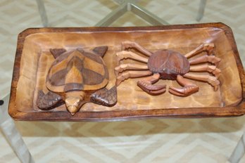 20 Inch Wood Tray With Crab And Turtle Sculpures