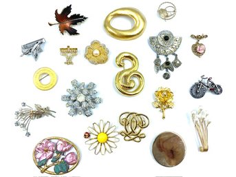 Collection Of 30 Vintage Estate Brooches