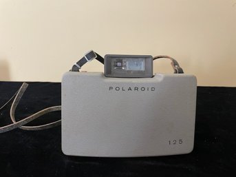 Vintage Polaroid 125 Land Camera