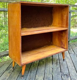 A Mid Century Modern Book Shelf