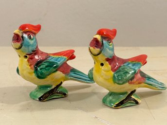 Vintage Hand-painted Ceramic Parrot Salt & Pepper Shakers Japan