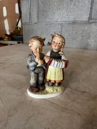 Goebel Hummel Figurine #218