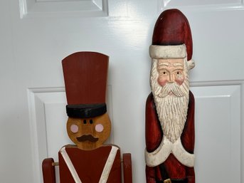 Rustic Wooden Holiday Display: Santa & Soldier