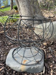 Wire Planter With Pedestal