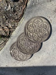 Set Of 3 Flexible Resin Stone- Look Stepping Stones