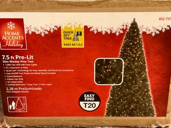 7 1/2 Ft HOME ACCENTS HOLIDAY PRE-LIT TREE