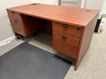 Like NEW Desk #2 With Key