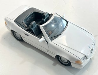 Maisto Mercedes Benz 1989 500 SL Model Car