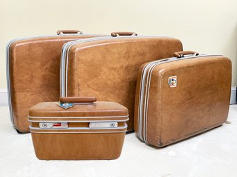 A Vintage Samsonite Suitcase Set