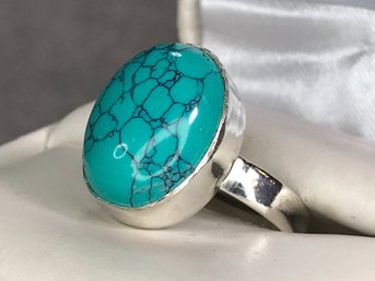 Beautiful Brand New Sterling Silver / 925 Ring With Highly Polished &  Turquoise Ring - Very Pretty !