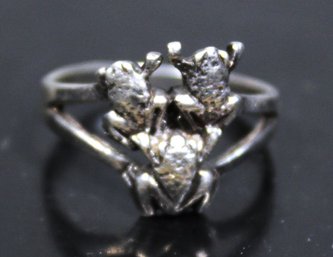 Sterling Silver Ring Having Frogs Size 9.5