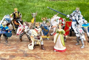 Vintage Toy Soldiers And Figurines