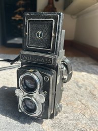 Amazing Vintage YASHICA 635 MEDIUM FORMAT TLR CAMERA- Rare And Highly Collectible