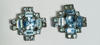 BEAUTIFUL VINTAGE BLUE RHINESTONE CLIP-ON EARRINGS