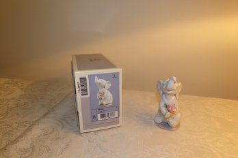 Lladro Elephant Holding Flowers In Its Trunk With Original Box.  5.25 Tall