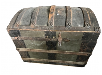1800's Immigrant Steamer Trunk With Pressed Tin Inlay