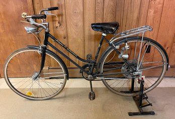 Vintage Lady's SCHWINN SUBURBAN Bike With Stand