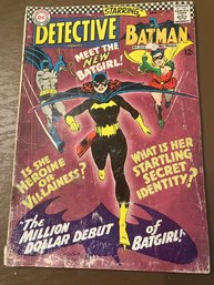 DC Comic - Batman No. 359 - First Appearance Of Batgirl