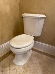 A KOHLER White 2-piece Toilette