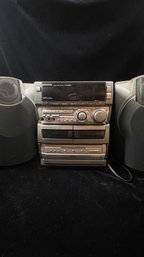 Aiwa Stereo System With Speakers