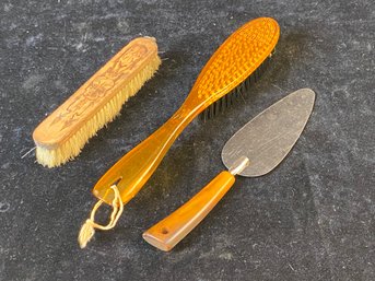 3 Piece Vintage Vanity Brush Set