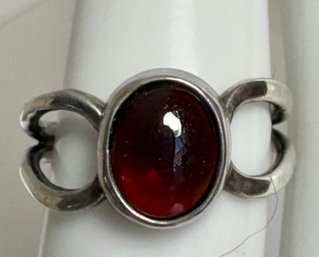 VINTAGE STERLING SILVER GARNET RING