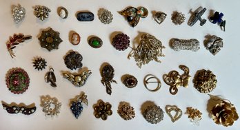 Over 35 Pins Brooches, Mostly Vintage
