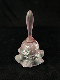 Fenton 'Daisies On Empress Rose Satin Aurora Bell'