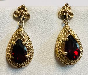 VINTAGE 14K GOLD GARNET DANGLE EARRINGS