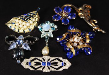 Lot 6 Good Pieces Of Vintage Blue Rhinestone Jewelry Brooches, Etc.