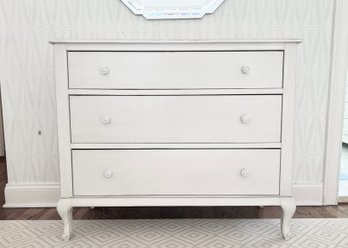 RH 3-drawer Bureau