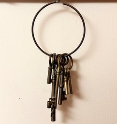 Large Vintage Decorative Skeleton Keys