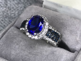 Very Pretty 925 / Sterling Silver And Sparkling White Zircon & Sapphire Ring - Very Pretty - New Never Worn