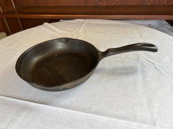 Wagner's 8' Cast Iron Frying Pan