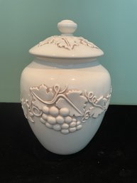 Vintage Inspirado Stonelite Embossed White Cream Grapes Ceramic Cookie Jar