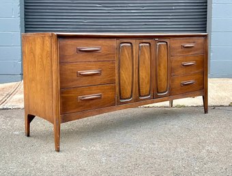 Mid Century Broyhill Emphasis 9-Drawer Walnut Dresser