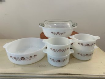 Vintage Pyr-O-Rey Dynaware Brown Daisy Pattern Milk Glass Bakeware Set