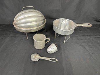 5PC Lot  Of Vintage Kitchenware Gadgets - Pudding Mold, Juicer, Measuring Cup Plus