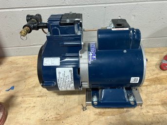 NEW Out Of Box General Oil-less Riser Air Compressor
