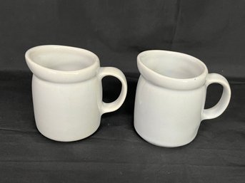 Mccoy USA Pottery Pair Of Petite Pitchers - Marked 1414 USA  3.5' Tall