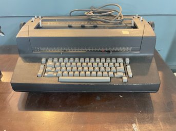 IBM Correcting Selectric II , Electric Typewriter Machine.