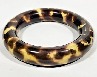 Vintage Dual Colored Wide Plastic Bangle Bracelet (has Small Flake Inside The Bracelet)