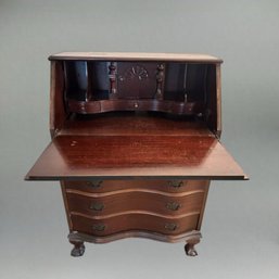 Vintage Ebert Furniture Company Chippendale Style Mahagony Secretary Desk