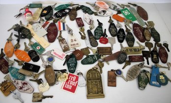 Huge Collection Of Vintage Hotel Keys With Some International - Lot One