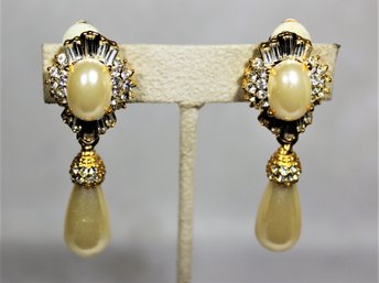 Vintage 1980s Gold Tone Faux Pearl Rhinestone Earrings Ear Clips