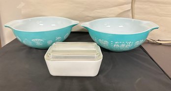 2 Vintage Pyrex Oven Ware Amish Butter Print Large Mixing Bowls & 1 Refrigerator Leftover Dish With Lid. PW-A3