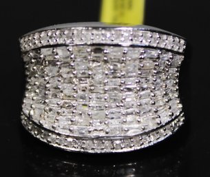 Fine Sterling Silver Ladies Ring Having Small Diamonds 7