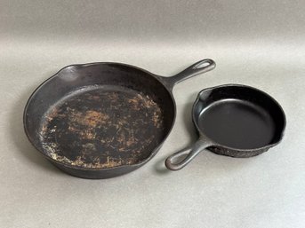 A Pair Of Vintage Cast Iron Skillets By Wagner Ware, Sidney, 6' & 10'