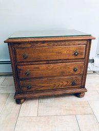 Ethan Allen Royal Charter Solid Oak Chairside Chest / Accent End Table